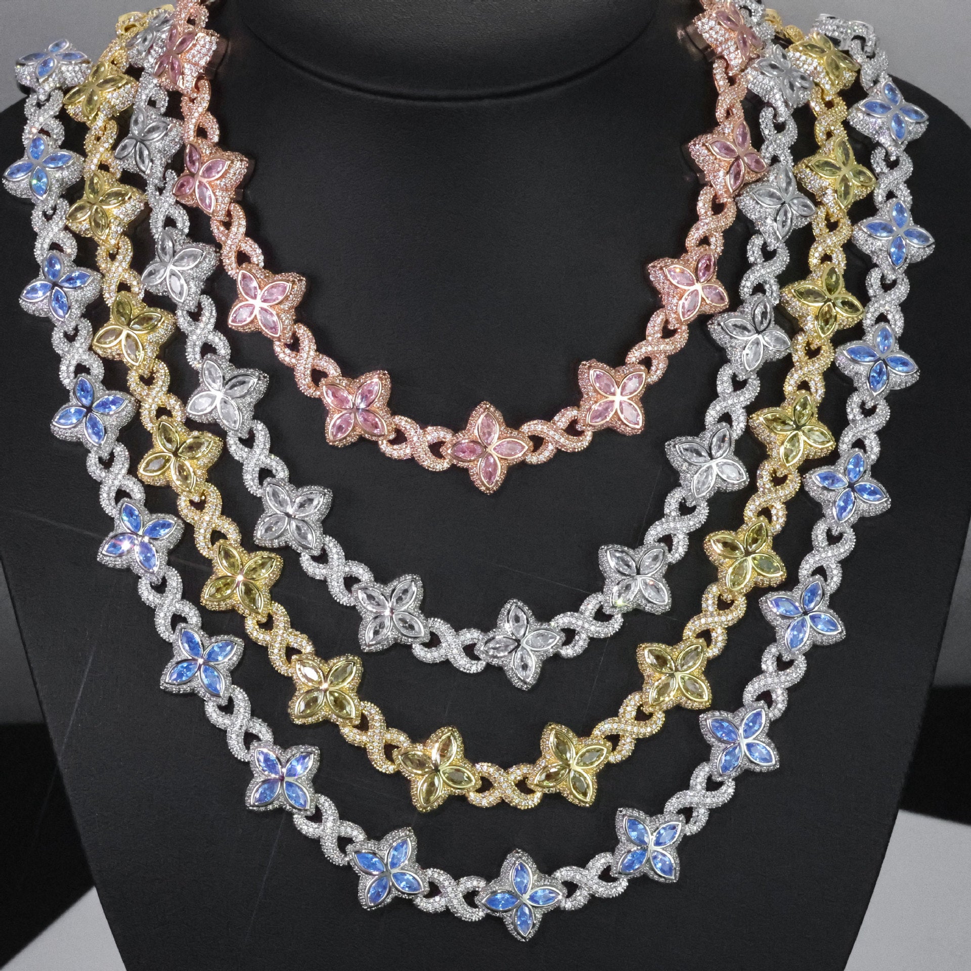 Wearing effects of iced out luxury big clover necklaces of different lengths