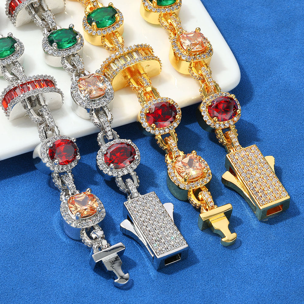 Close-up of the bracelet or necklace clasp, Iced out clasp.